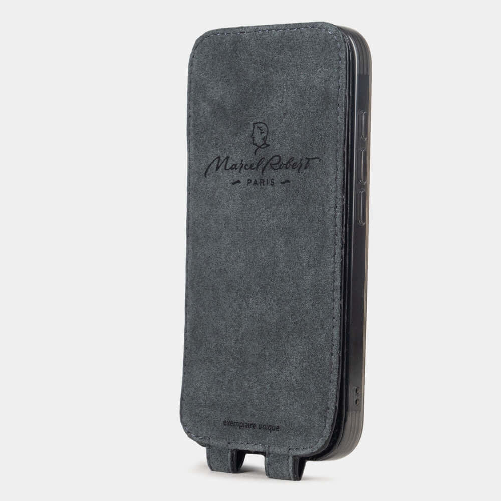 Black Alligator Case iPhone 17 Pro – interior view showing grey Alcantara lining with magnetic closure, designed to clean and protect the screen
