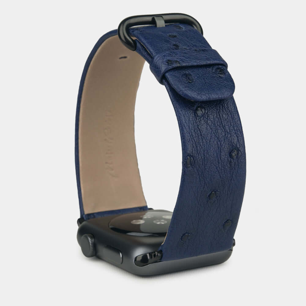 Strap for the Apple Watch 41/42 mm in blue ostrich leather, with black adapters and buckle | full profile view to see the thickness of the strap
