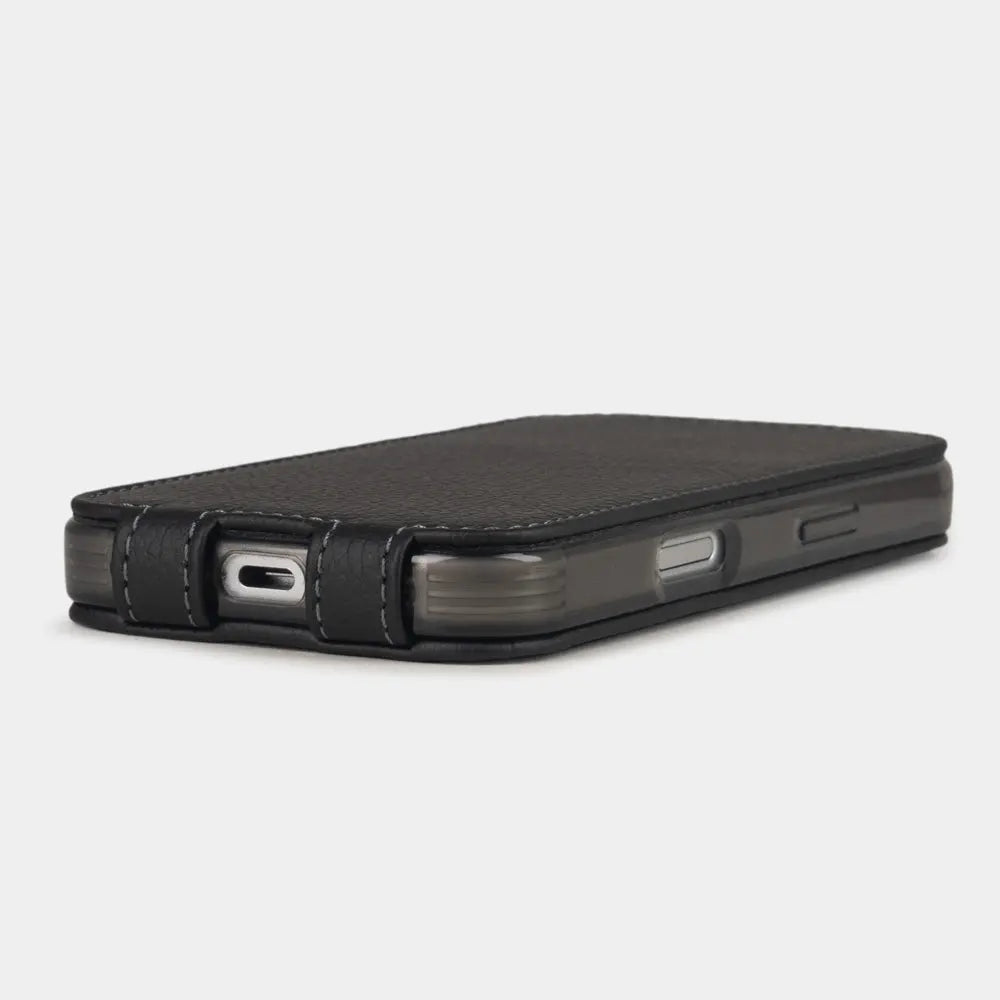 black calfskin Case iPhone 17 Pro - flat side view displaying ultra-thin handcrafted design, USB-C port opening and precise edge finishing