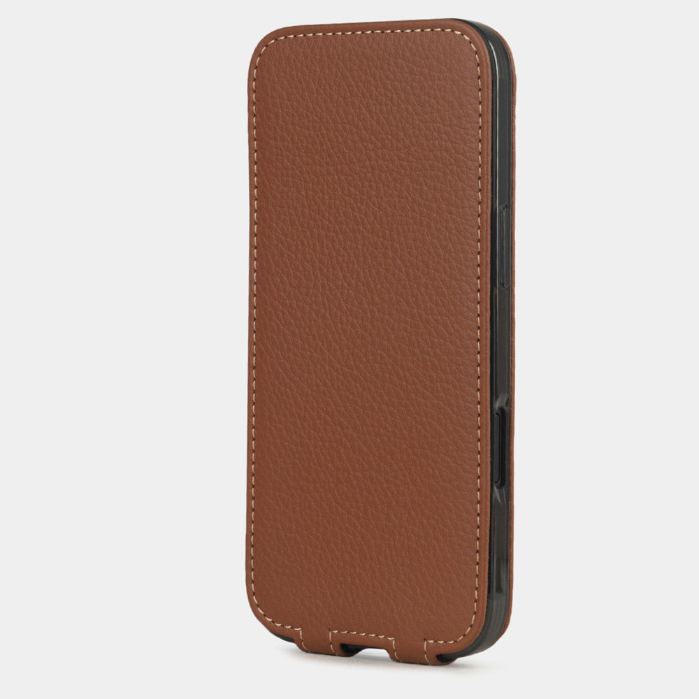 gold leather case iPhone 17 Air – upright closed view highlighting the magnetic front cover fully protecting the screen, elegant silhouette