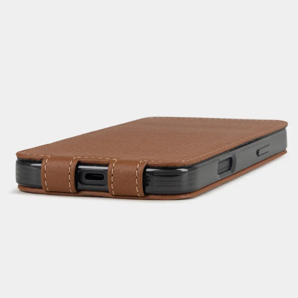 gold calfskin Case iPhone 17 Pro - flat side view displaying ultra-thin handcrafted design, USB-C port opening and precise edge finishing