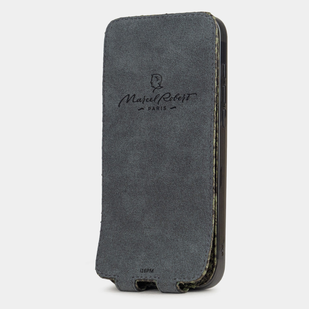 Green Python Case iPhone 17 Pro Max - interior view showing grey Alcantara lining with magnetic closure, designed to clean and protect the screen