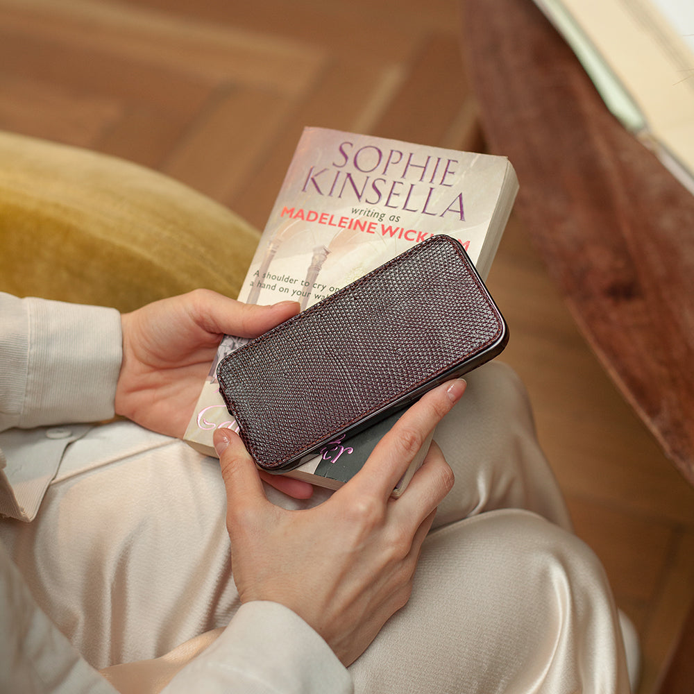 case iPhone 13 pro lizard bordeaux