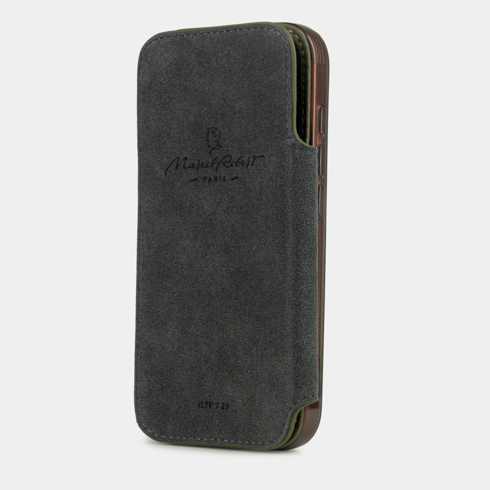 green calfskin Wallet Case iPhone 17 Pro Max - interior view showing grey Alcantara lining with magnetic closure, designed to protect the screen