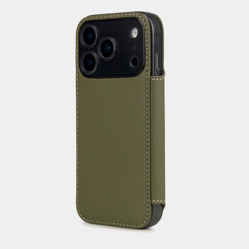 green calfskin Wallet Case iPhone 17 Pro Max silver - view from camera side and how the lenses are efficiently protected