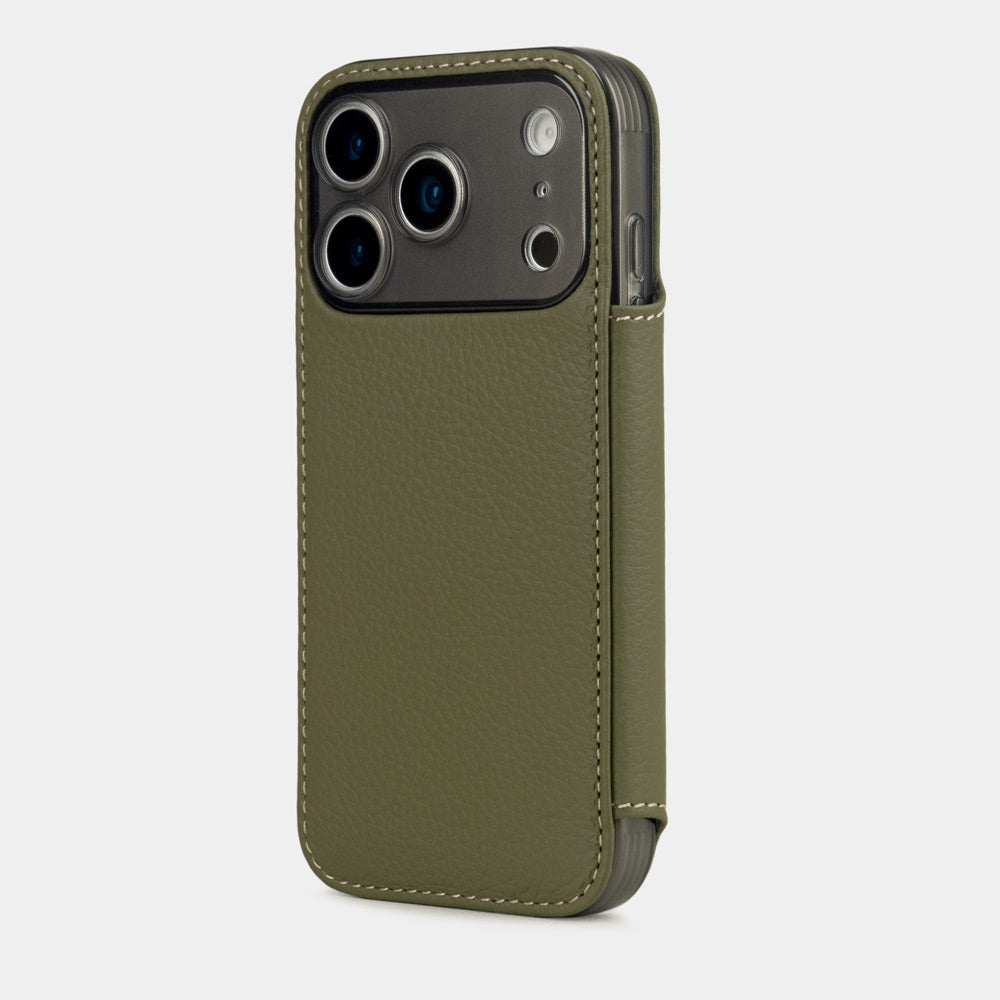 green calfskin Wallet Case iPhone 17 Pro Max silver - view from camera side and how the lenses are efficiently protected