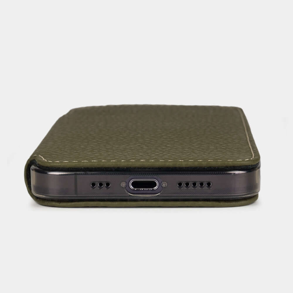 green leather wallet case iPhone 17 - flat side view displaying ultra-thin handcrafted design, USB-C port opening and precise edge finishing