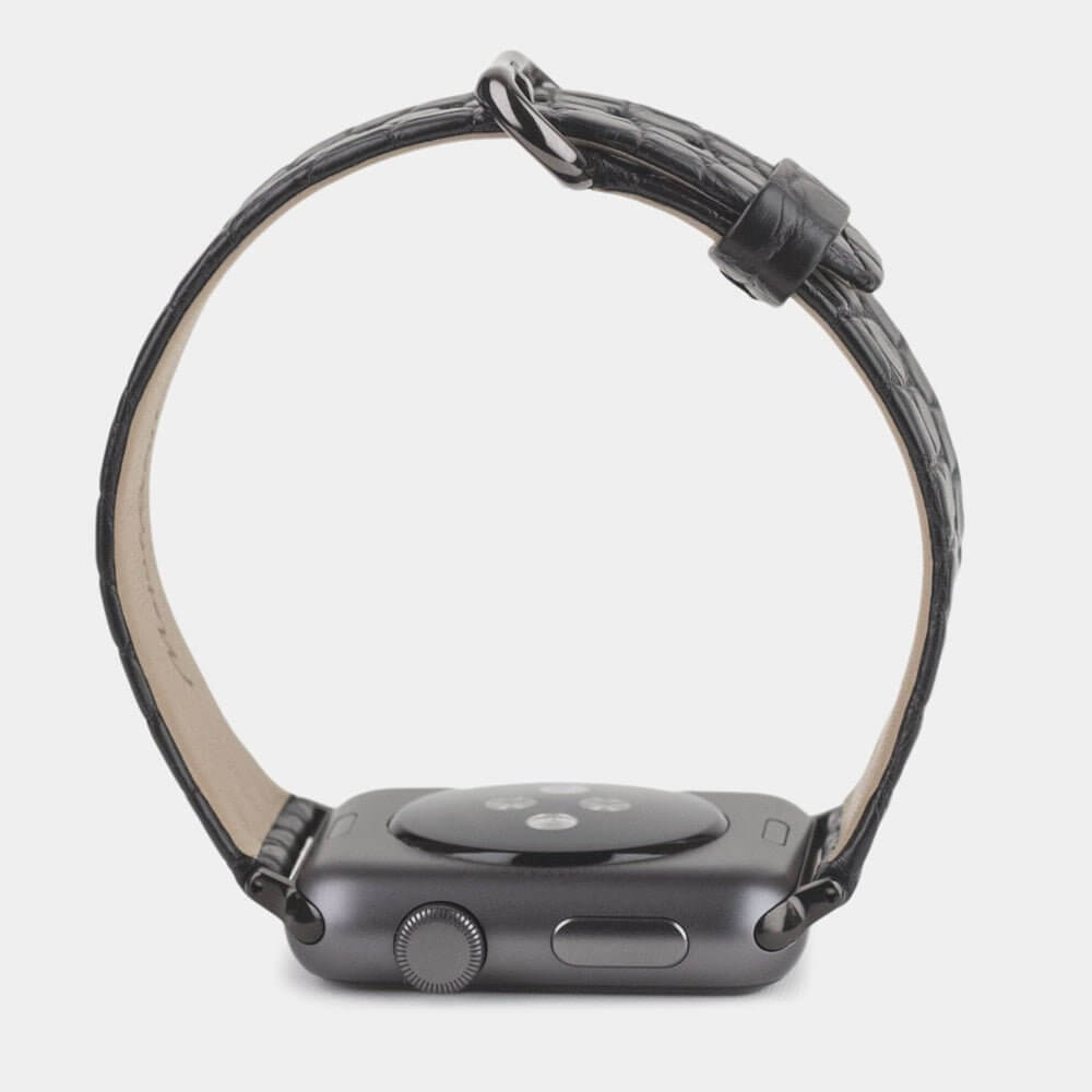 Strap for the Apple Watch 45/46 mm in black matte alligator leather, with black adapters and buckle | 3/4 profile view to see the inner lining leather