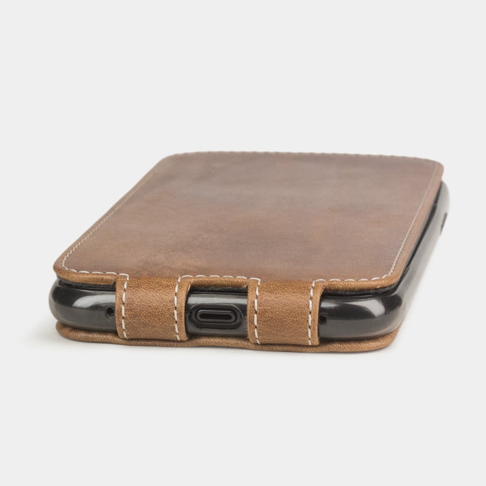 iPhone 11 Vintage Tan Leather Flip Case – Magnetic Cover