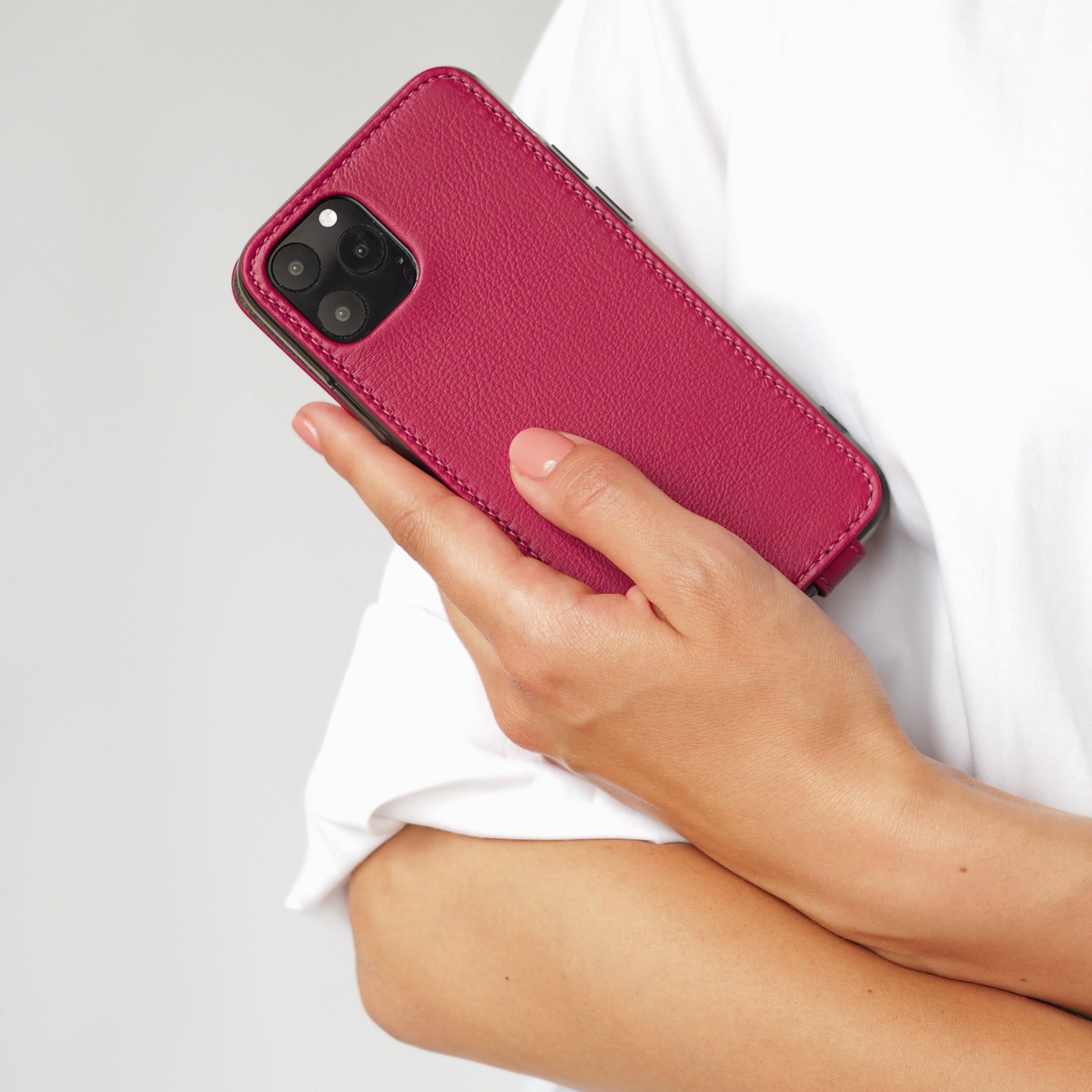 case iPhone 11 Pro fuchsia