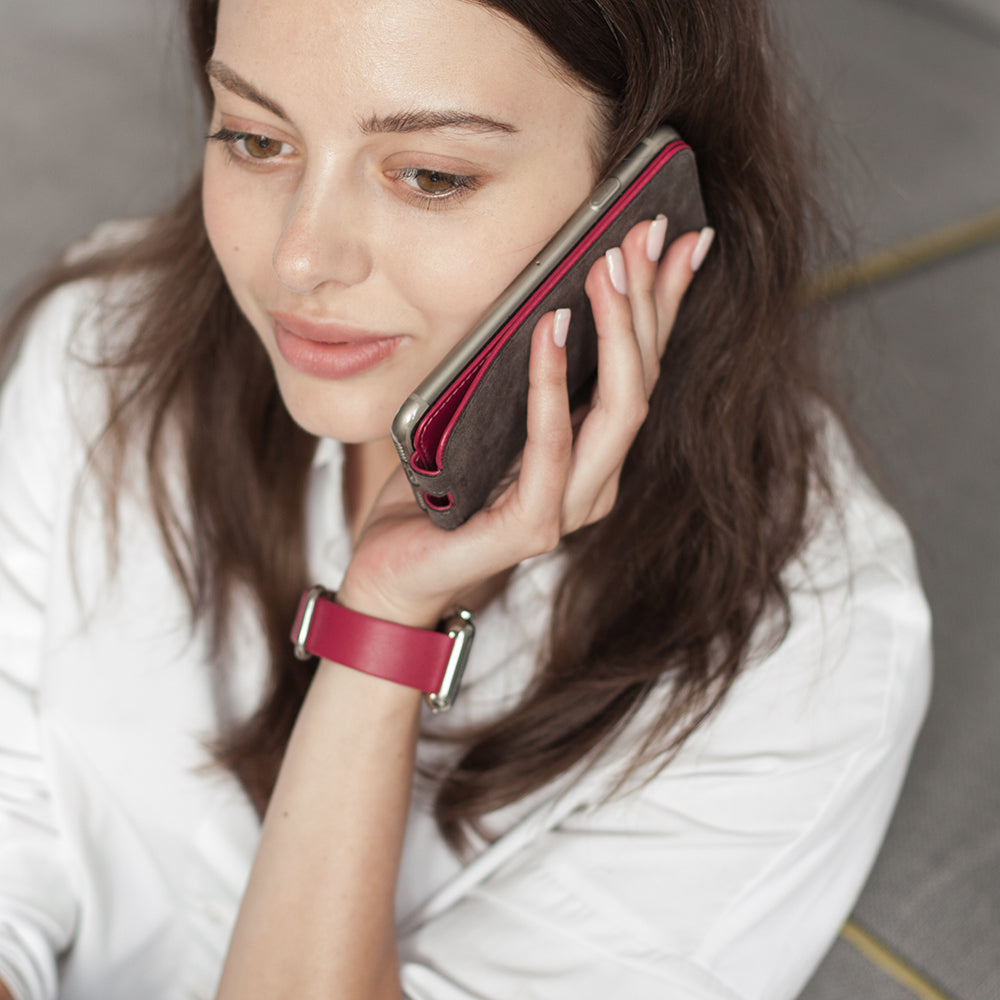 iPhone SE Fuchsia Leather Case – Magnetic Flip Cover