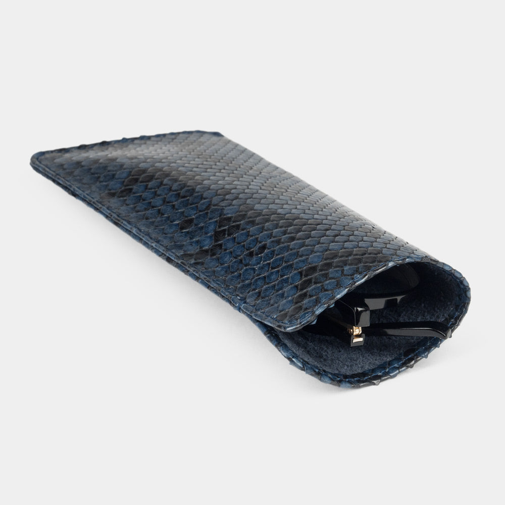Blue python Pocket glasses pouch seen from the side, glasses inside