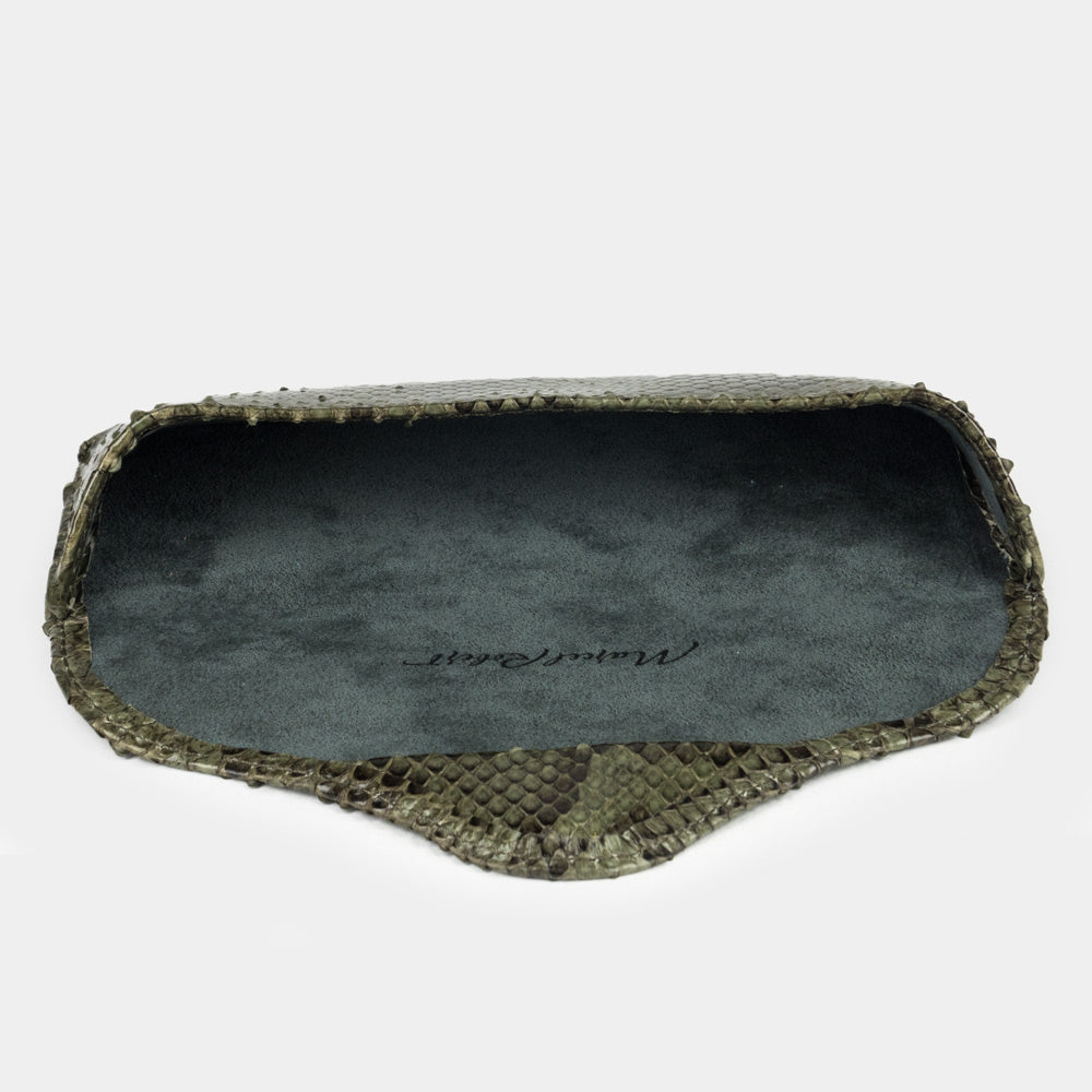 Inside the green python leather Casual glasses case: natural suede lining