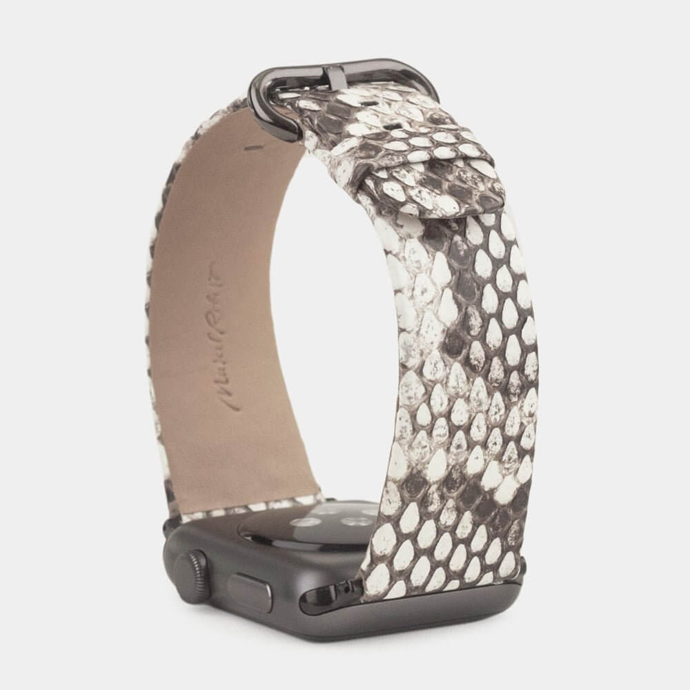 Strap for the Apple Watch 41/42 mm in natural python leather, with black adapters and buckle | full profile view to see the thickness of the strap