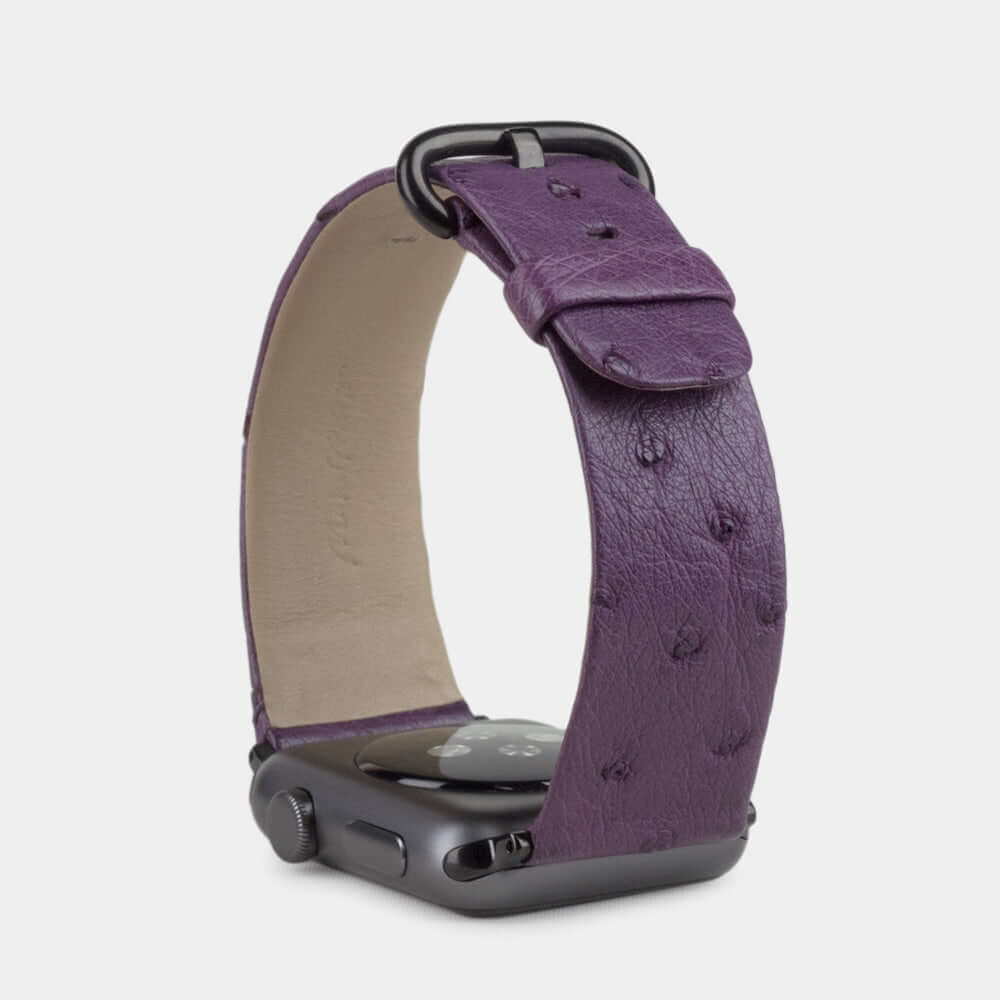 Strap for the Apple Watch 41/42 mm in purple ostrich leather, with black adapters and buckle | full profile view to see the thickness of the strap