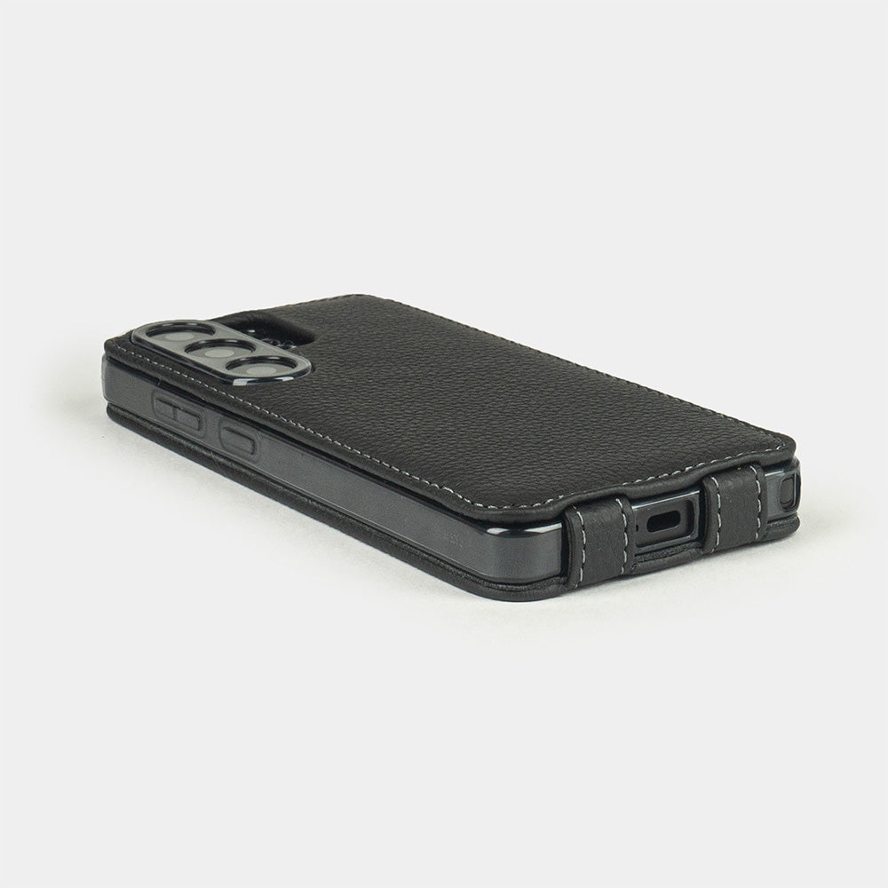 black calfskin Case Samsung Galaxy S26 Ultra - flat side view displaying ultra-thin handcrafted design, USB-C port opening and lenses protection