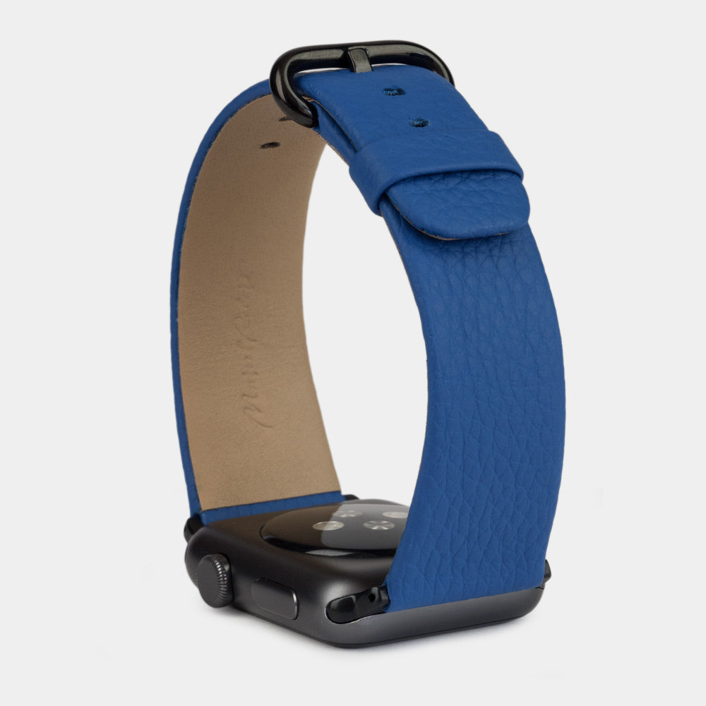 Strap for the Apple Watch 41/42 mm in royal blue soft grained calfskin leather, with black adapters and buckle | full profile view to see the thickness of the strap