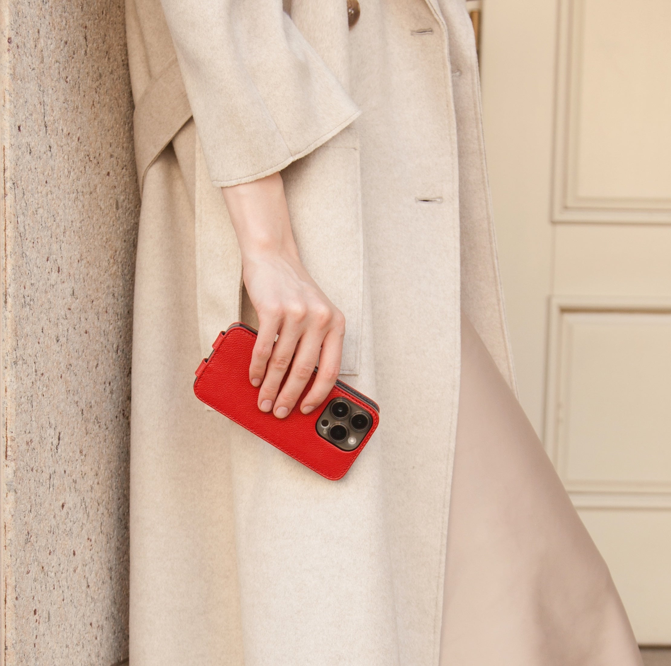 case iPhone 16 pro red