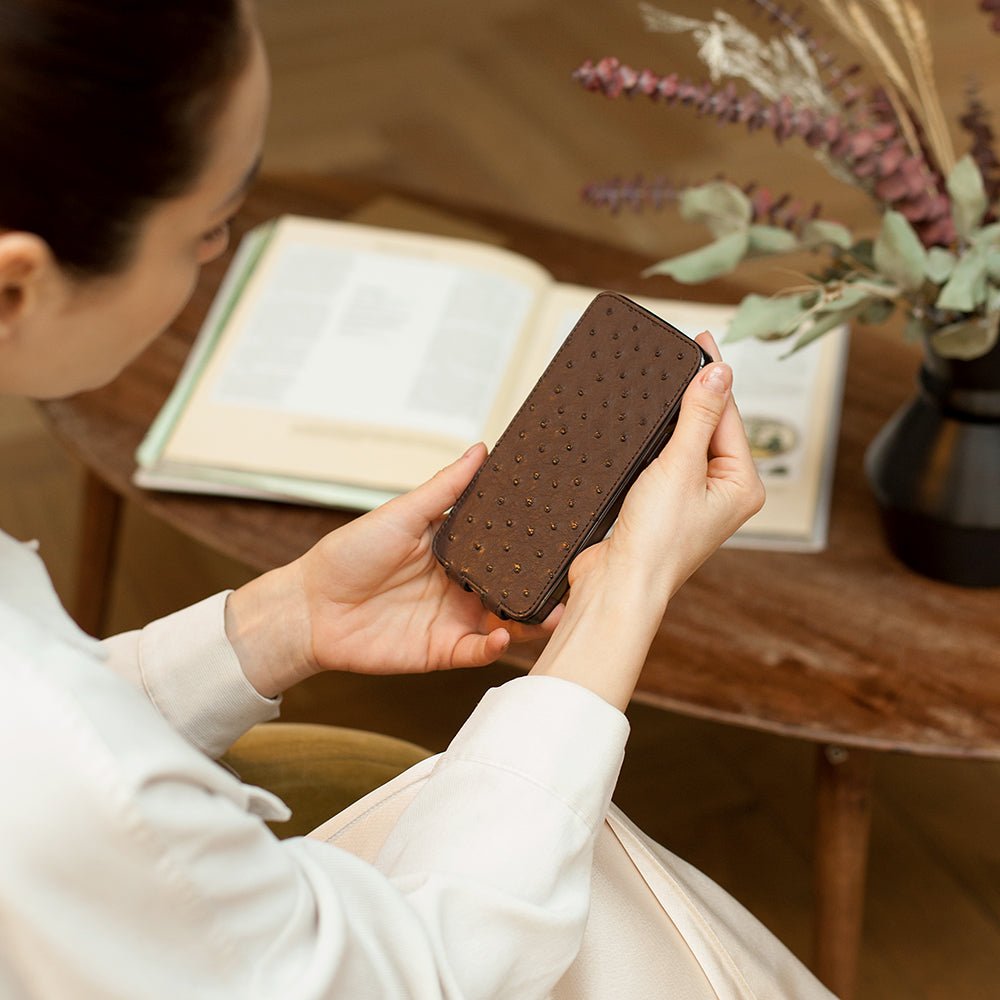 Ostrich Leather Case iPhone 13 Pro Brown | Marcel Robert - 4