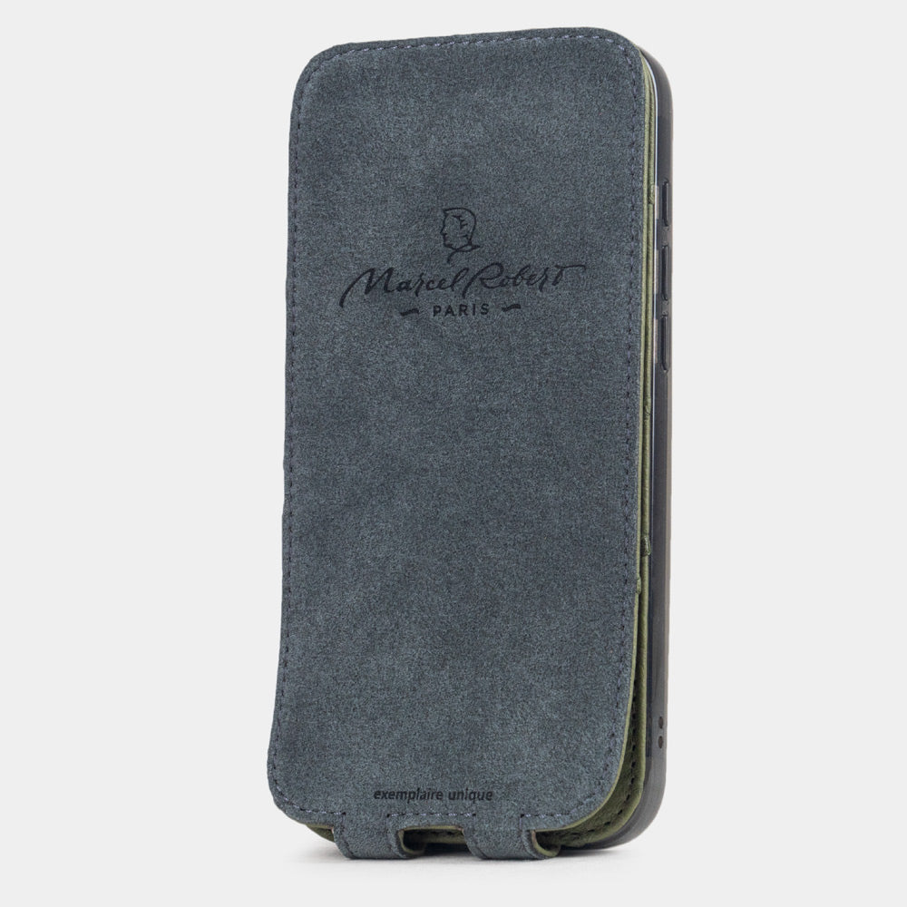 Green Ostrich Case iPhone 17 Air - interior view showing grey Alcantara lining with magnetic closure, designed to clean and protect the screen
