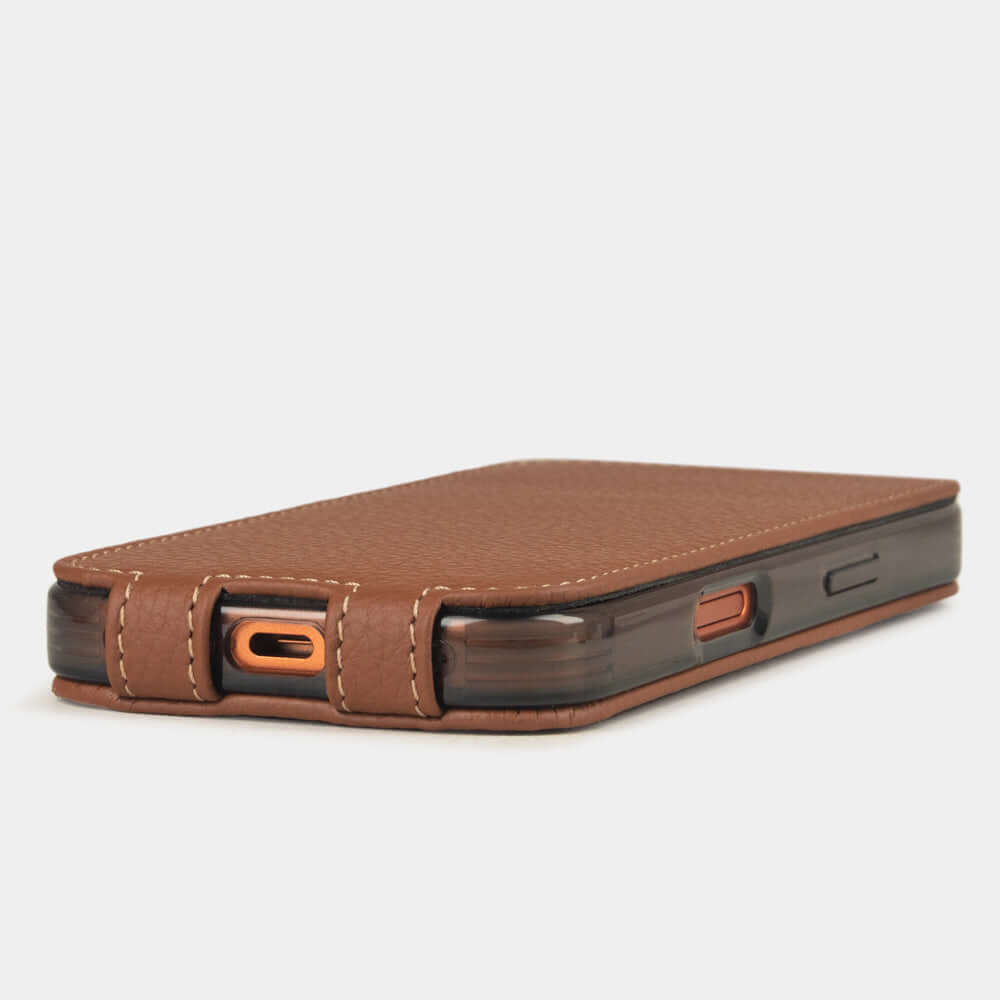 Gold Calfskin Case iPhone 17 Pro Max - flat side view displaying ultra-thin handcrafted design, USB-C port opening and precise edge finishing
