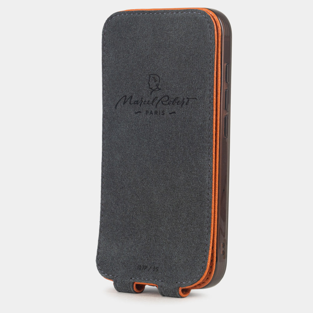 Orange Goat Case iPhone 17 Pro Max - interior view showing grey Alcantara lining with magnetic closure, designed to clean and protect the screen
