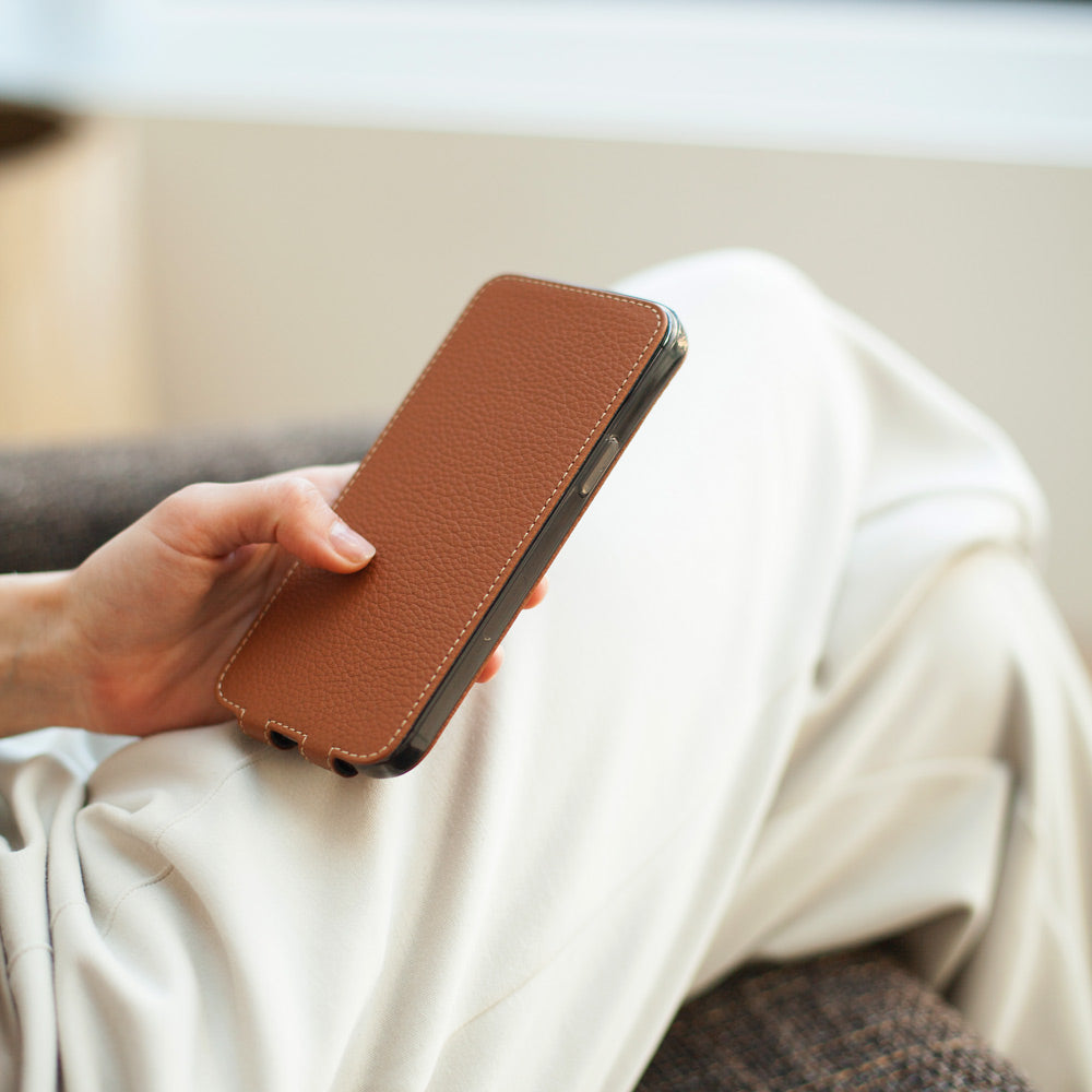 Premium Leather Case iPhone 13 Caramel | Marcel Robert - 9