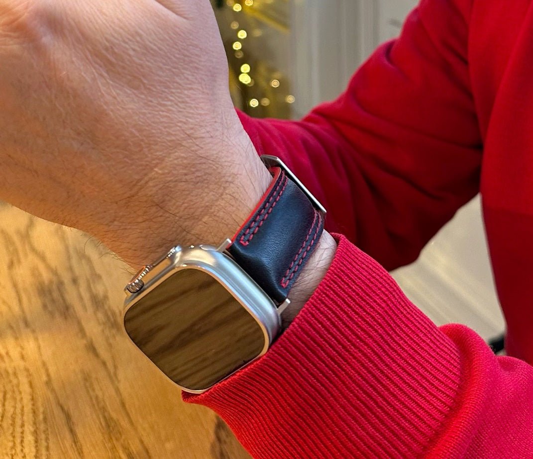 Leather Strap Apple Watch Ultra Black & Red | Marcel Robert - 1