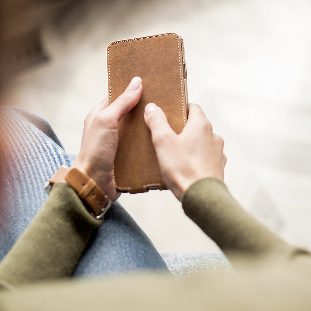 Vintage Tan calfskin leather flip case iPhone 11, Marcel Robert handmade magnetic folding cover