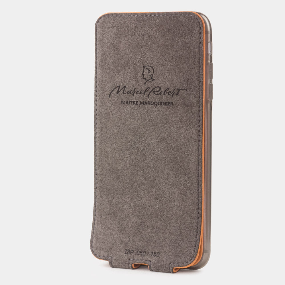 Ocker leather flip case for iPhone SE - interior view showing grey Alcantara lining with magnetic closure, designed to clean and protect the screen