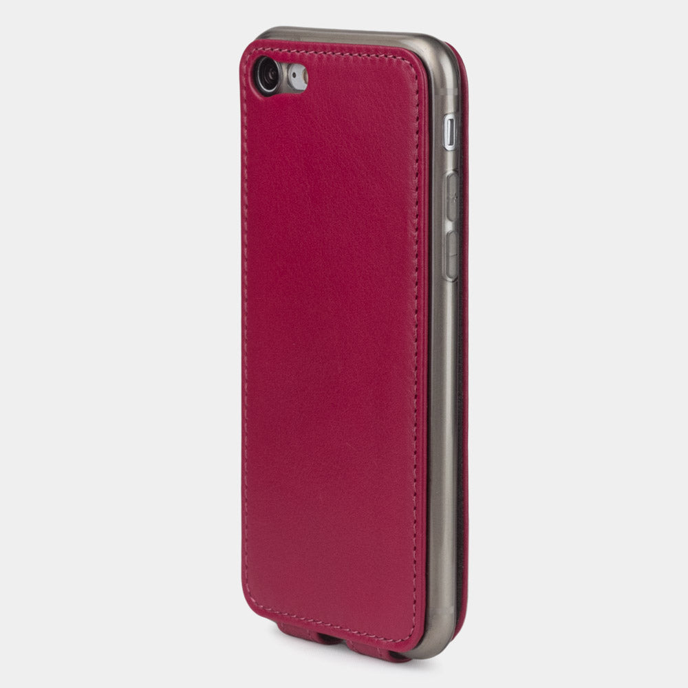 Fuchsia leather flip case for iPhone SE - view from camera side and how the lenses are efficiently protected