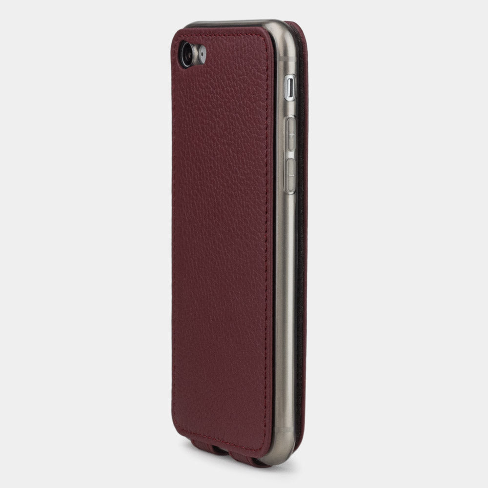 Bordeaux leather flip case for iPhone SE - view from camera side and how the lenses are efficiently protected