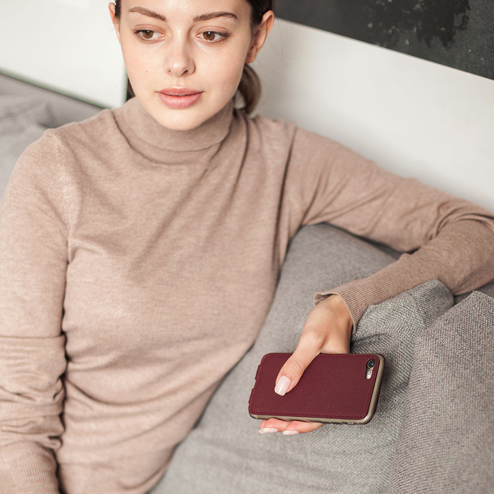 iPhone SE Bordeaux Calfskin Flip Case – Magnetic Cover