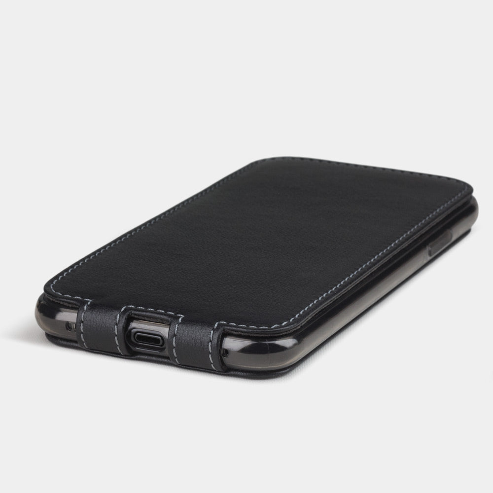 Calf Leather Case iPhone XR Black | Marcel Robert - 5