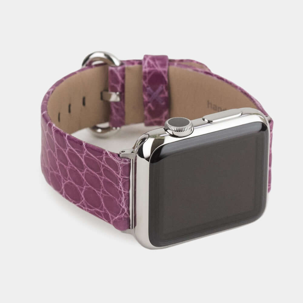 Strap for the Apple Watch 45/46 mm in purple shiny alligator leather, with steel adapters and buckle | 3/4 profile view to see the inner lining leather