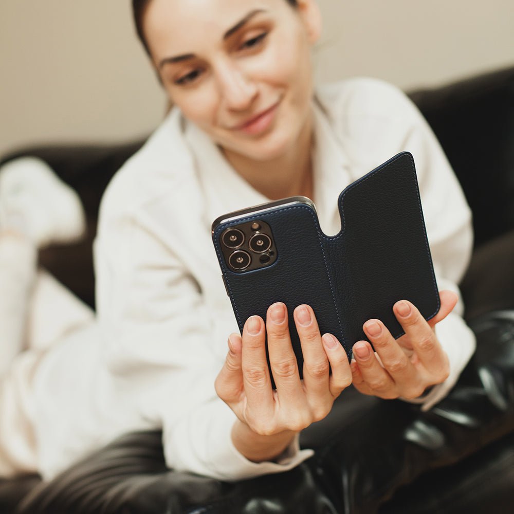 Elegant Leather Folio Case iPhone 16 Pro Blue | Marcel Robert - 9