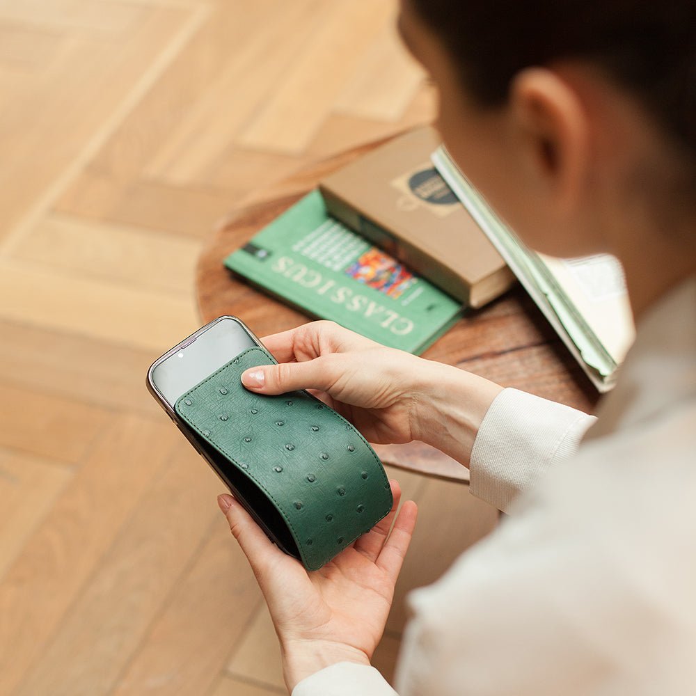 Premium Ostrich Case iPhone 13 mini Green | Marcel Robert - 0
