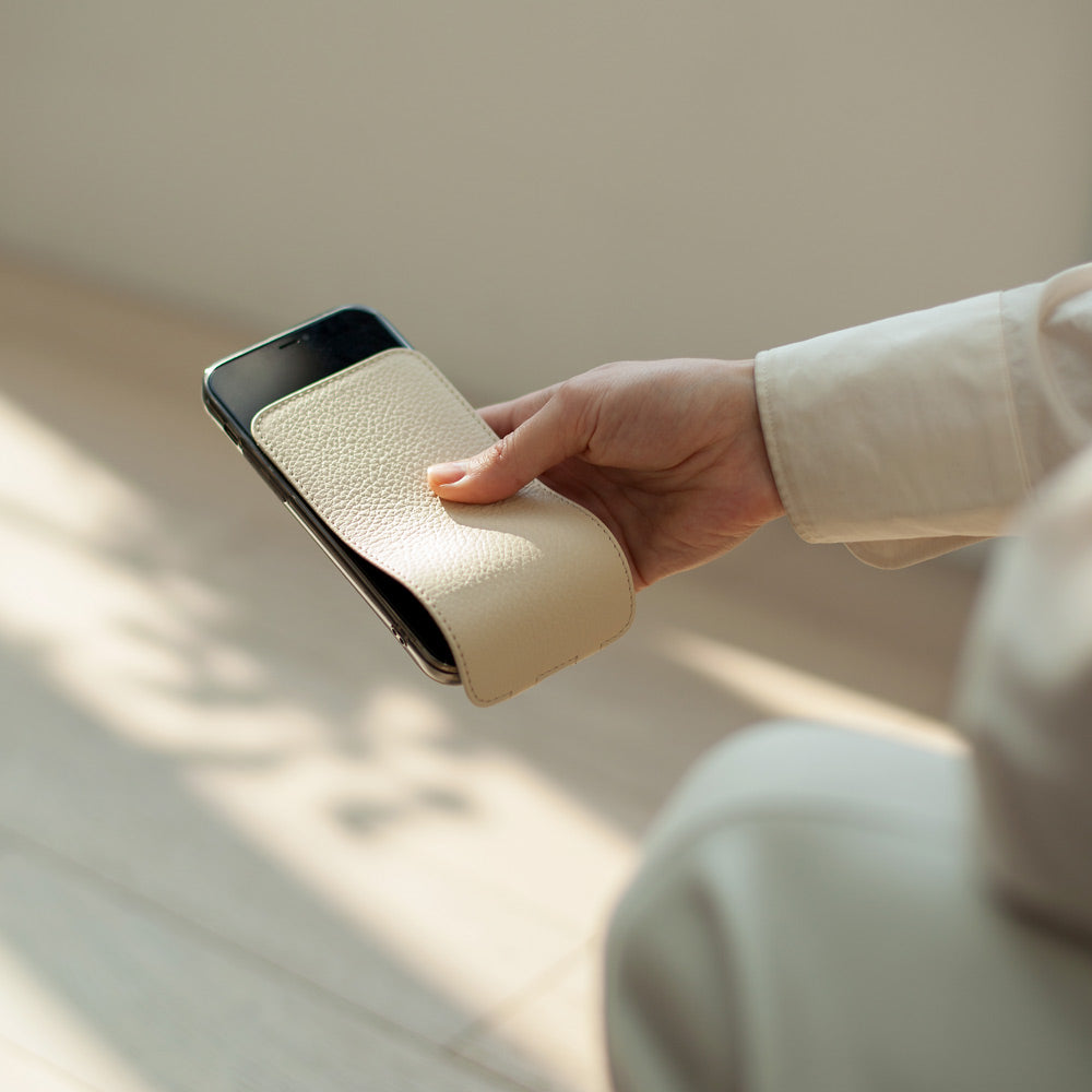 Premium Leather Case iPhone 12 Pro Max Cream | Marcel Robert - 3