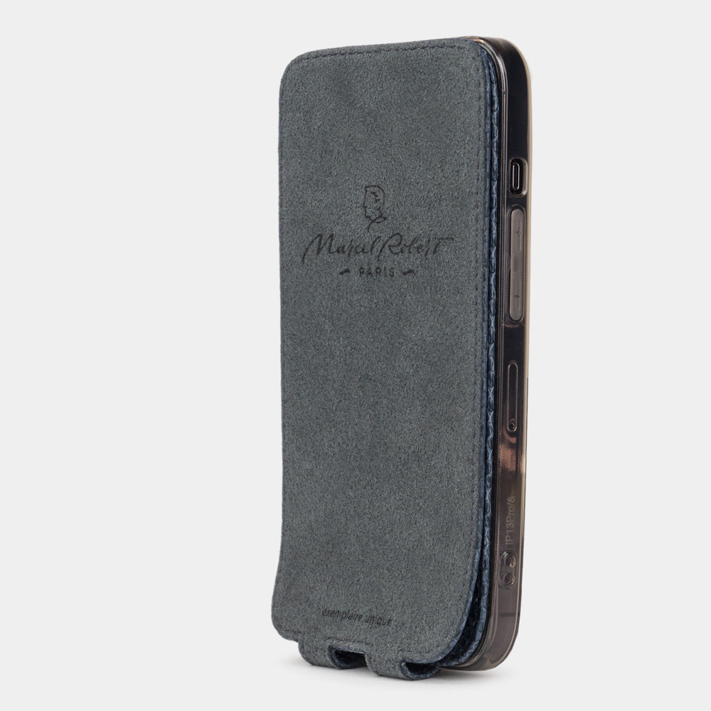 iPhone 14 Pro flip case in blue lizard leather – flap opened to show the Alcantara® lining that cleans the screen